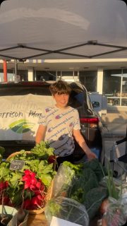 The boy is out here! Julie and Knox have a ton of beautiful produce going down! They are the 1st stand on Broad and State St. @beloit_farmers_market 
Come say Hi! Doesnt get and fresher, local and organic as this! 
Julie makes awesome recipe bags with the recipes!
💚💜💛🧡🩷❤️
#saturday #foodie #farm #beloitfarmersmarket
#harrisonmarket