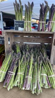 Come see Jules and @yayyosa at @beloit_farmers_market 
1st market of the year!
They are at the corner of Broad and State St. 
Asparagus 
Rhubarb
Honey
Herbs
Ramps
Some nice plat starts weve been working in for months!
Started cold, but sun is shining!
8-1pm
#farmersmarket #foodie #farm #beloitfarmersmarket